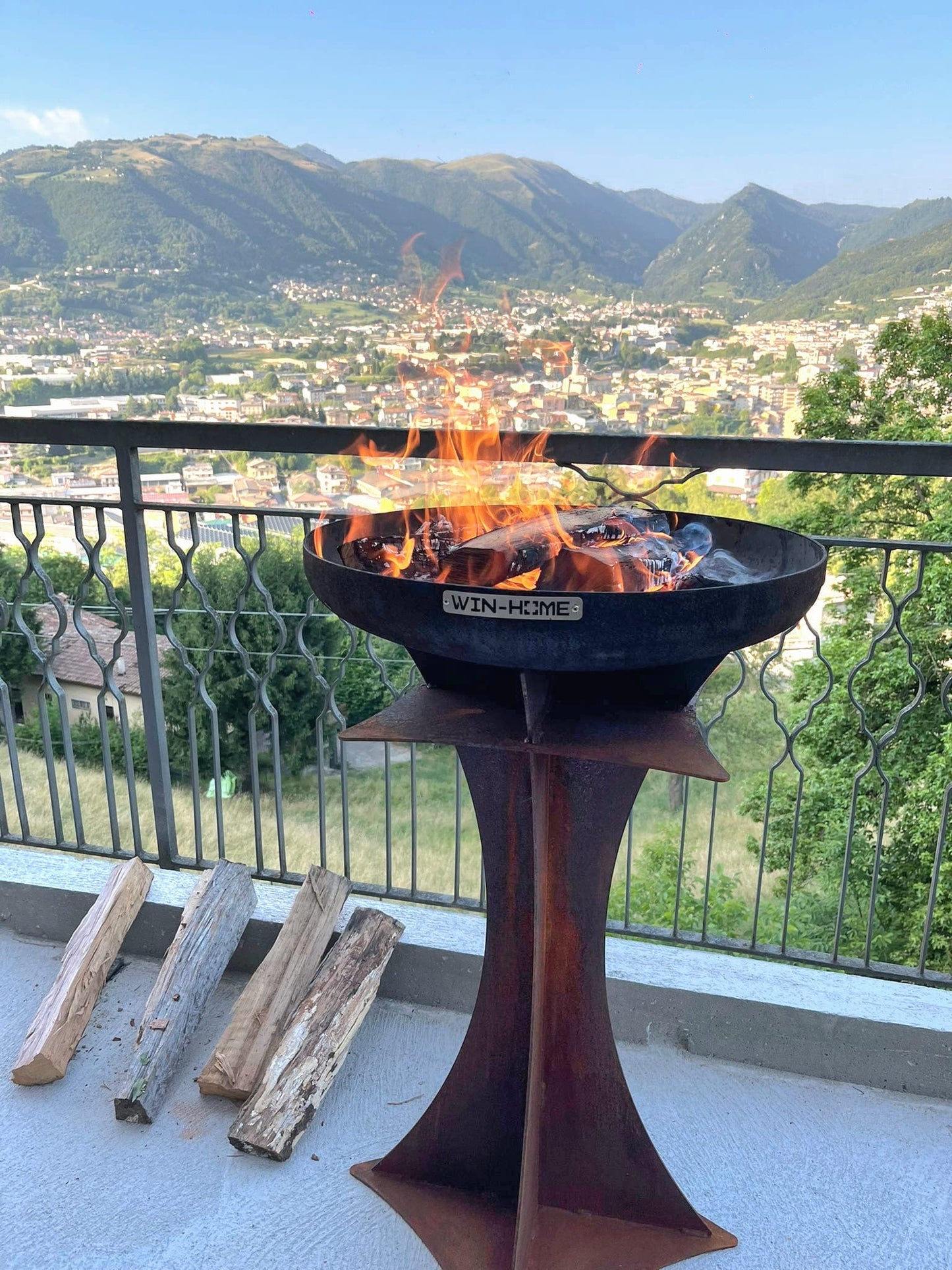 Barbecue Tower in corten con piano cottura in pietra lavica