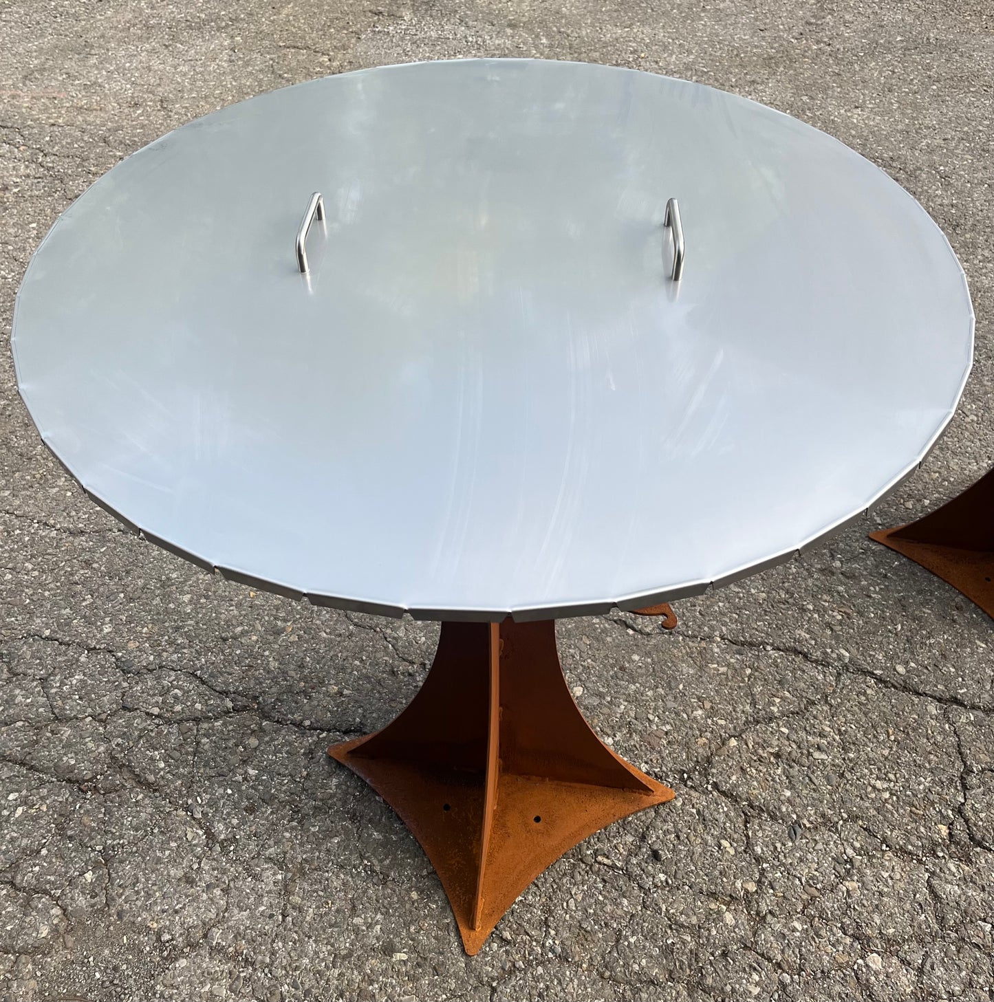 Barbecue Tower in corten con piano cottura in pietra lavica