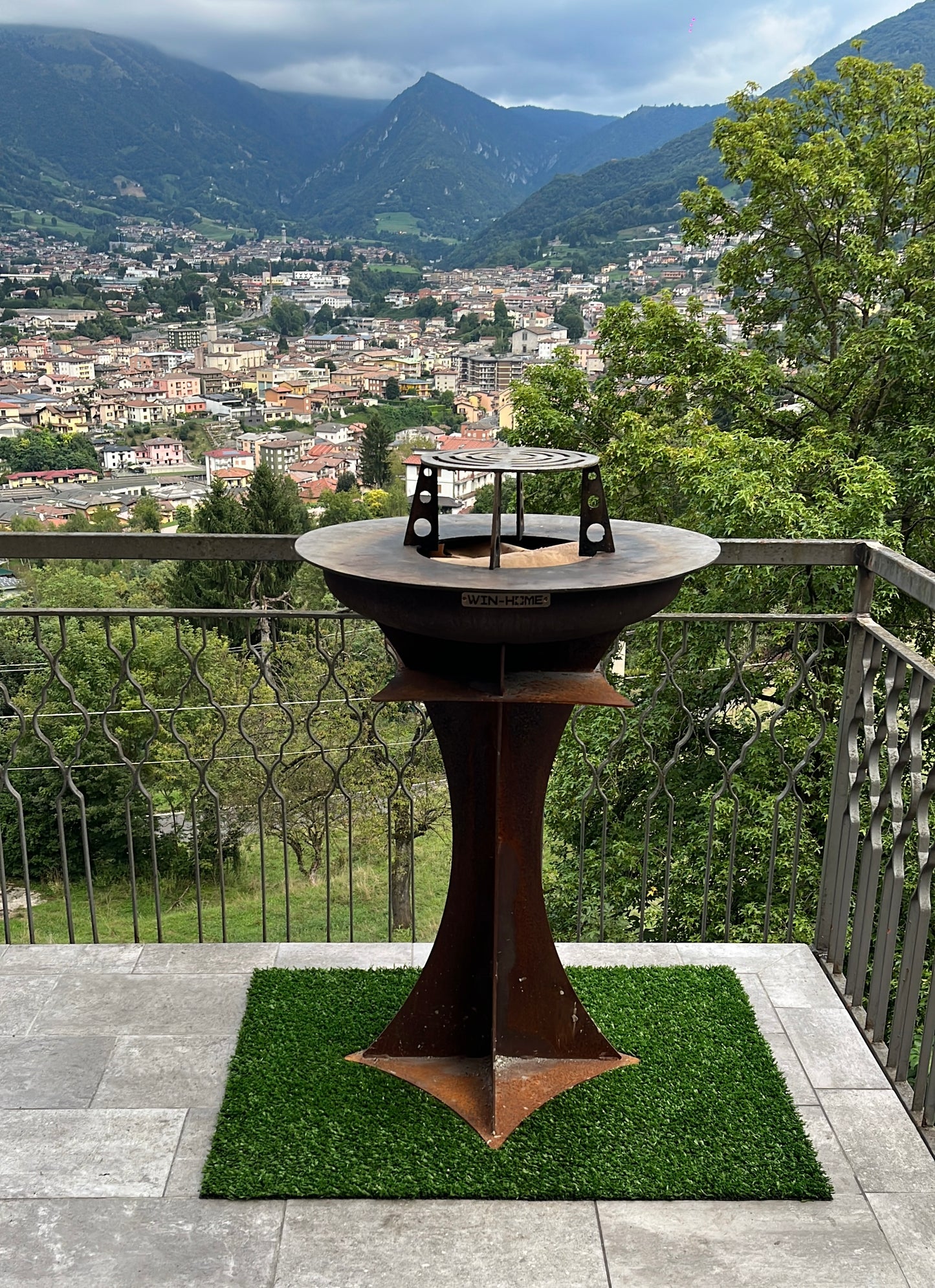 Barbecue Tower in corten con piano cottura INOX
