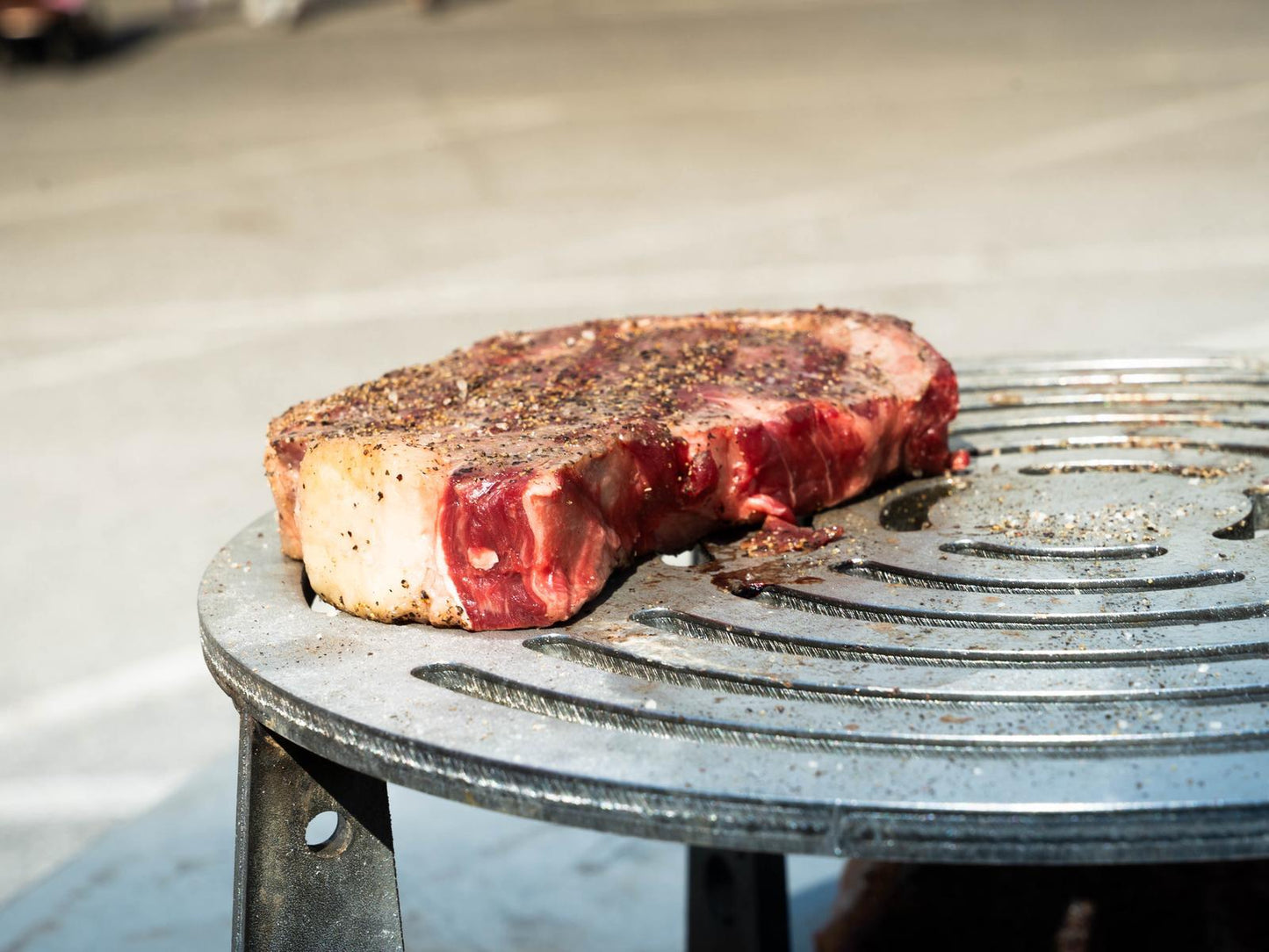 Barbecue Torcia verniciato con piano cottura in acciaio